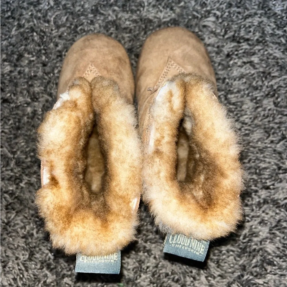 CLOUD NINE Sheepskin Tan Booties Slippers Toddlers Boys/ Girls Size 8/9